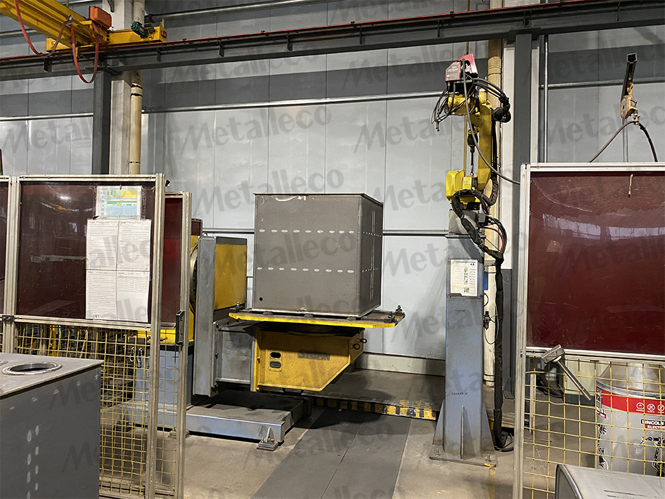 Robotic Welding System for Excavator Fuel Tank