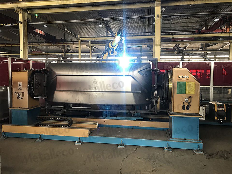 Robotic Welding System for Counterweight of Excavator